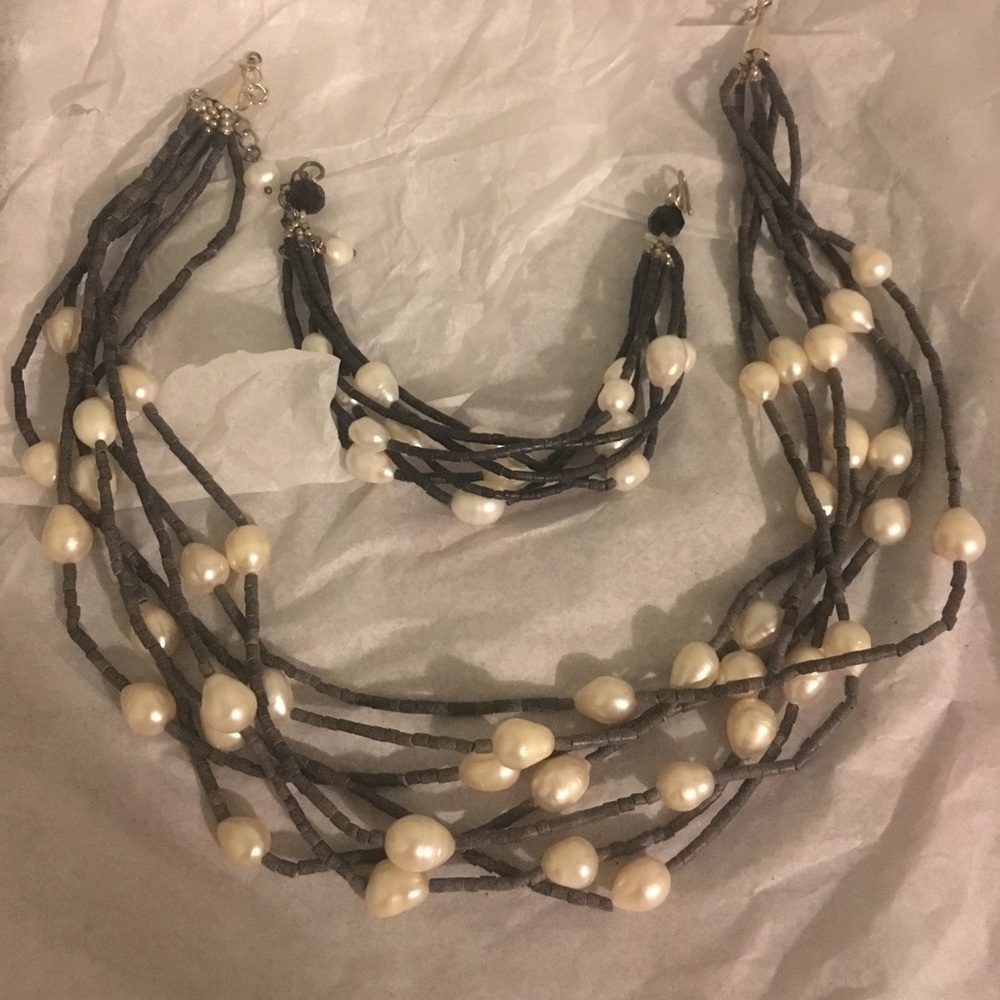 Pearl and beaded necklace/bracelet set